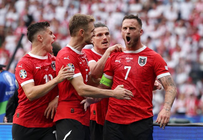 Tấn công mãn nhãn, ĐT Áo nhấn chìm Ba Lan trong trận cầu 4 bàn thắng - Ảnh 2.