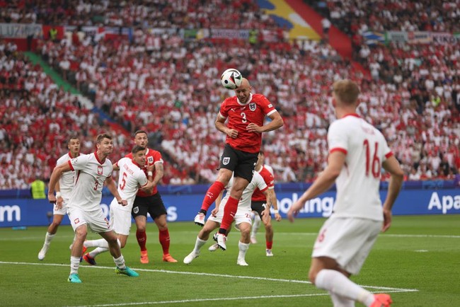 TRỰC TIẾP bóng đá Ba Lan vs Áo (Link VTV2, VTV6, TV360): Bàn thắng đến sớm (0-1, H1) - Ảnh 3.