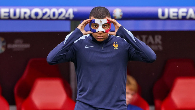 Mbappe bị UEFA cảnh báo vì dùng mặt nạ tại EURO 2024 - Ảnh 1.