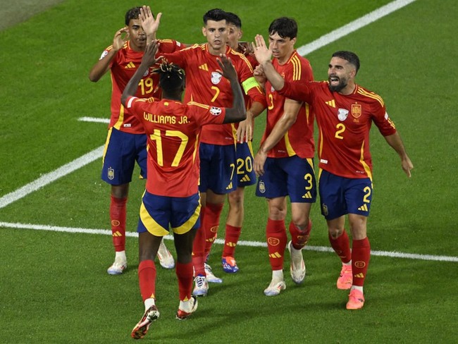 Tin nóng thể thao sáng 21/6: HLV trưởng ĐT Tây Ban Nha tuyên bố thắng xứng đáng, đội bóng Việt Nam thua đáng tiếc ở châu Âu - Ảnh 1.