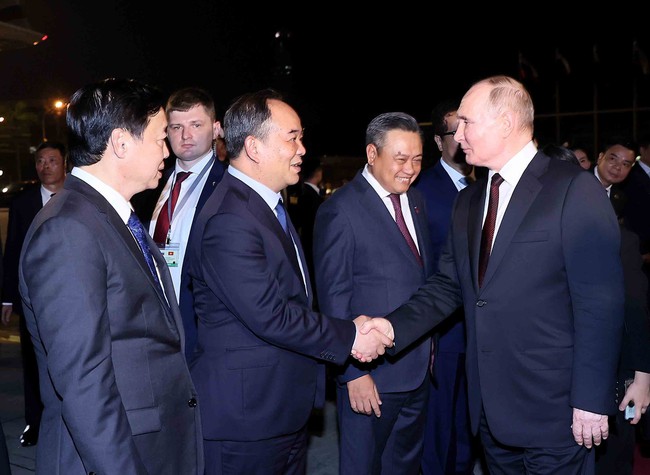 Tổng thống Liên bang Nga Vladimir Putin kết thúc tốt đẹp chuyến thăm cấp Nhà nước tới Việt Nam - Ảnh 1.