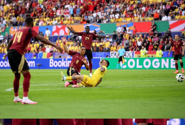 Lukaku lại bị VAR gieo sầu, Bỉ vẫn thắng cách biệt Romania, tạo ra thế 4 đội bằng điểm ở bảng E - Ảnh 3.