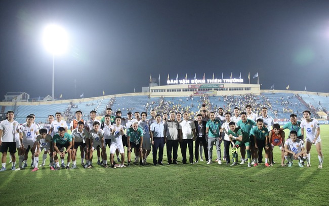 Trước vòng 25 Night Wolf V-League 2023/24: Nam Định nâng Cúp ở Thiên Trường, xứ Nghệ lo trụ hạng - Ảnh 1.
