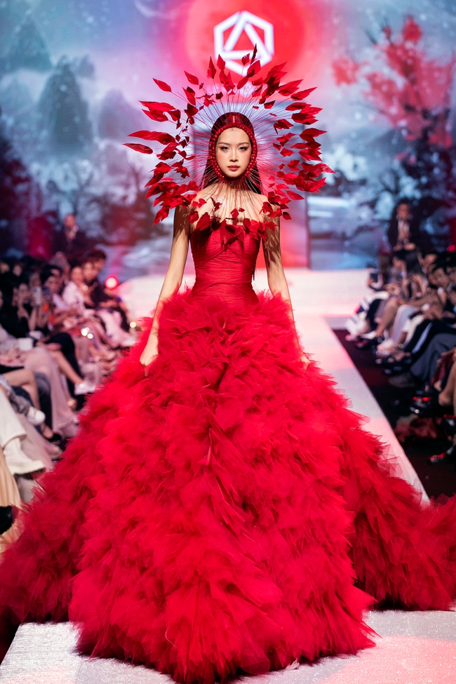 Vietnam Beauty Fashion Fest 7: Đỗ Hà, Lương Thuỳ Linh &quot;đọ sắc&quot; cùng dàn hậu quốc tế - Ảnh 8.