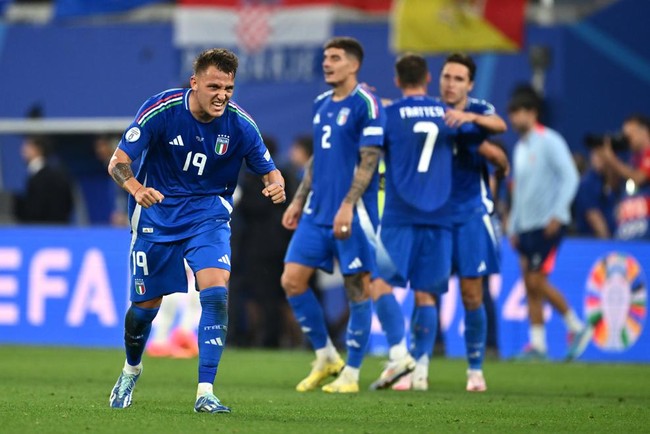 Xác định cặp đấu đầu tiên vòng 1/8 EURO 2024: Thụy Sĩ vs Ý - Ảnh 2.