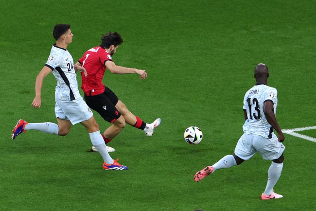 TRỰC TIẾP bóng đá Georgia vs Bồ Đào Nha (2-0), CH Séc vs Thổ Nhĩ Kỳ (1-2): Cú sốc lớn nhất EURO - Ảnh 13.