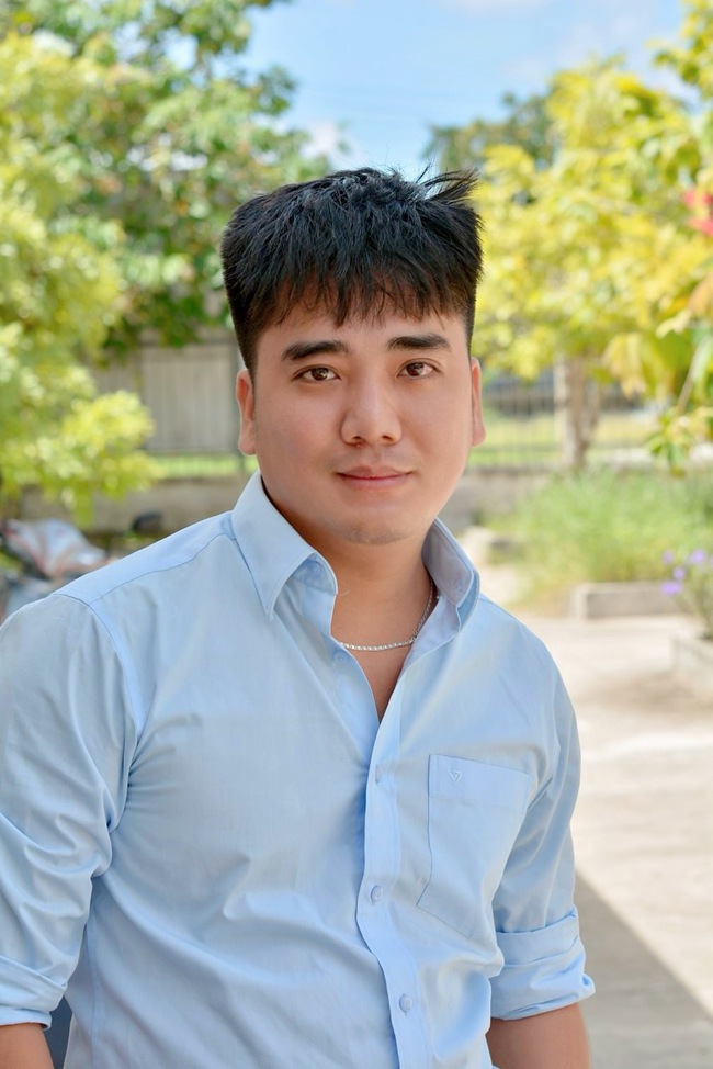 Nhà văn Nguyễn Chí Ngoan: Đưa chiếc xuồng ba lá đến gần độc giả hơn - Ảnh 1.