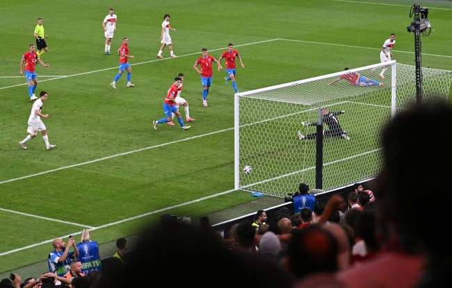 TRỰC TIẾP bóng đá Georgia vs Bồ Đào Nha (2-0), CH Séc vs Thổ Nhĩ Kỳ (1-2): Cú sốc lớn nhất EURO - Ảnh 8.