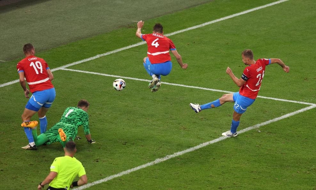 TRỰC TIẾP bóng đá Georgia vs Bồ Đào Nha (2-0), CH Séc vs Thổ Nhĩ Kỳ (1-2): Cú sốc lớn nhất EURO - Ảnh 5.