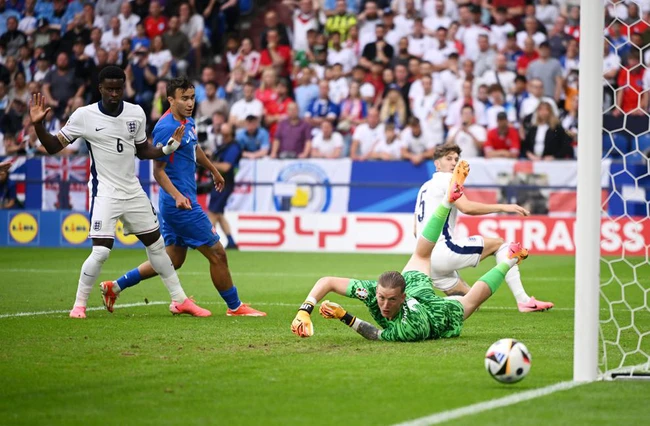 TRỰC TIẾP bóng đá Anh vs Slovakia (0-1): Ivan Schranz chọc thủng lưới 'Tam Sư' - Ảnh 4.