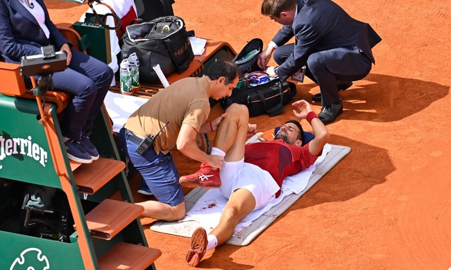 Djokovic chính thức rút khỏi Roland Garros vì chấn thương, Sinner sẽ lên số 1 thế giới - Ảnh 1.