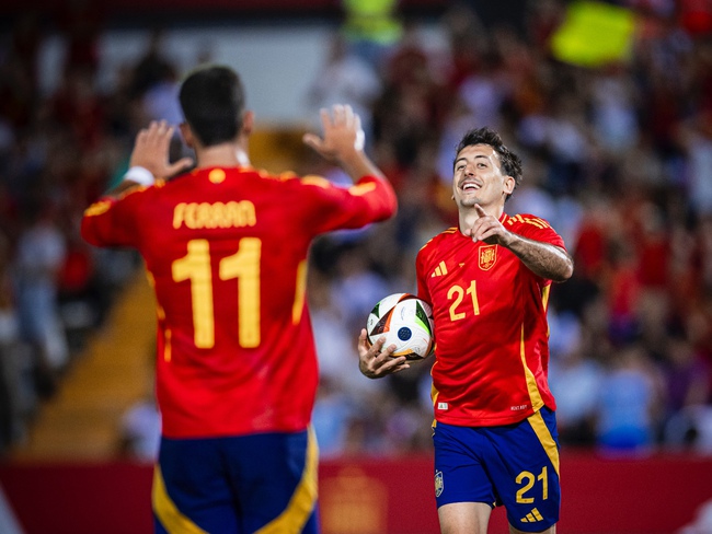 Mbappe ghi điểm trước Real, Tây Ban Nha đại thắng nhờ hat-trick thần tốc - Ảnh 3.