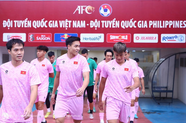 HLV Kim Sang-sik gạch tên 4 cầu thủ, chốt danh sách ĐT Việt Nam đấu Philippines - Ảnh 2.