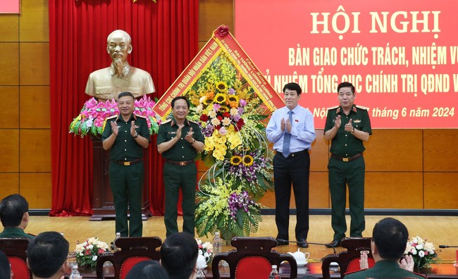 Bàn giao chức trách, nhiệm vụ Chủ nhiệm Tổng cục Chính trị Quân đội nhân dân Việt Nam - Ảnh 2.