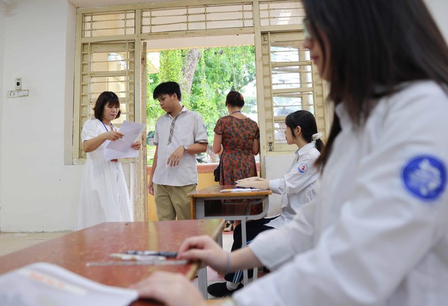 106 nghìn thí sinh Hà Nội bắt đầu thi vào lớp 10 THPT - Ảnh 8.