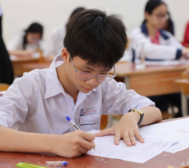 106 nghìn thí sinh Hà Nội bắt đầu thi vào lớp 10 THPT - Ảnh 11.