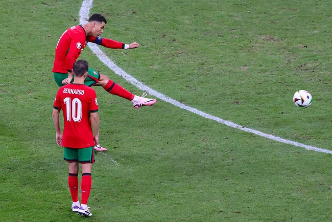 TRỰC TIẾP bóng đá Bồ Đào Nha vs Slovenia: Chiến thắng siêu kịch tính - Ảnh 12.