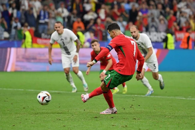 TRỰC TIẾP bóng đá Bồ Đào Nha vs Slovenia: Chiến thắng siêu kịch tính - Ảnh 4.