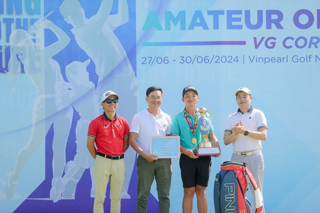 Đánh bại nhà vô địch SEA Games 32, tay golf Việt Nam đón tuổi 17 rực rỡ - Ảnh 2.
