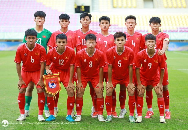U16 Việt Nam thất bại đáng tiếc trước U16 Thái Lan ở bán kết giải U16 Đông Nam Á. Ảnh: VFF