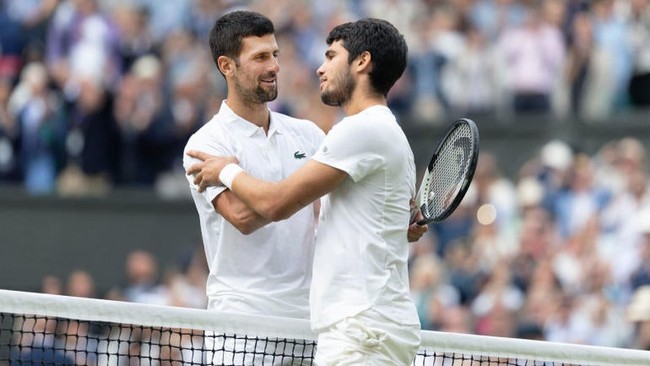 Djokovic lần thứ 10 vào chung kết Wimbledon, trước ngưỡng cửa san bằng kỷ lục của Federer - Ảnh 1.