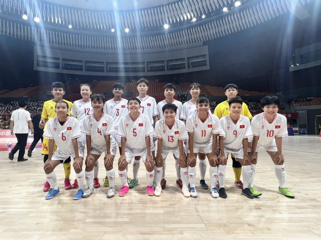 Futsal Việt Nam đại thắng Trung Quốc - Ảnh 1.