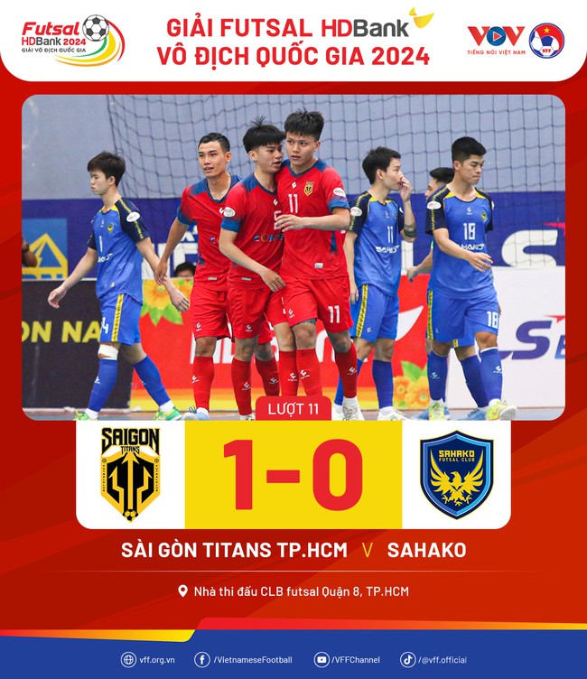 Chơi cùi chỏ phải nhận thẻ đỏ, cầu thủ futsal vẫn khiêu khích đối thủ - Ảnh 3.