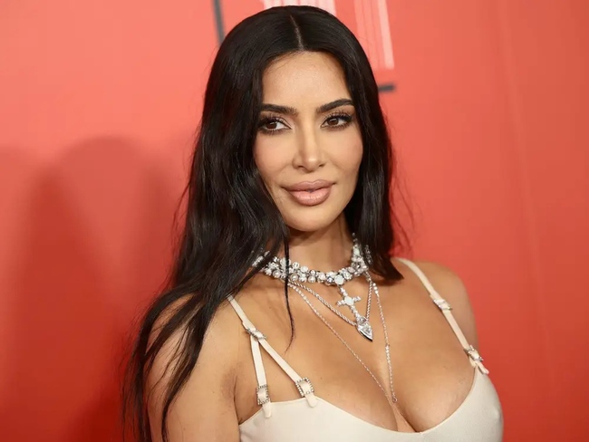 (Bài đăng thứ 7) Kim Kardashian có khối tài sản trị giá 1,7 tỷ USD - đây là cách cô kiếm và tiêu tiền - Ảnh 1.