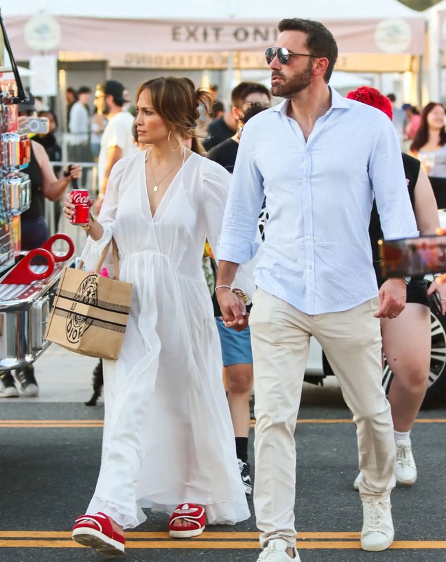 Jennifer Lopez always creates drama, leading to tension in her marriage with Ben Affleck - Photo 3.