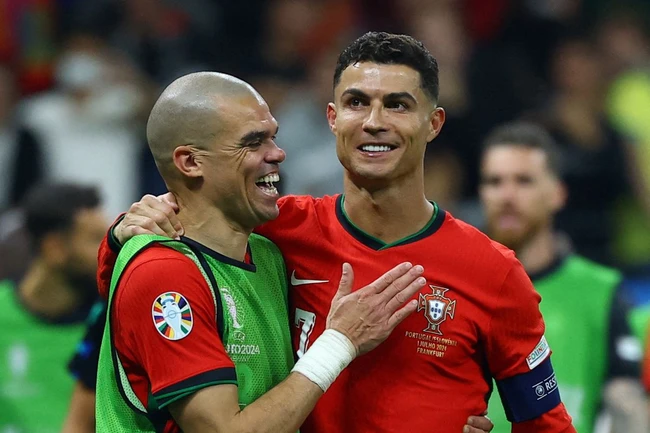 Tin nóng EURO 2/7: Ronaldo xác nhận EURO 2024 là kỳ EURO cuối cùng trong sự nghiệp - Ảnh 1.