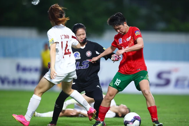 Đàn em Huỳnh Như toả sáng, CLB TP.HCM 1 vững ngôi đầu giải bóng đá nữ VĐQG 2024  - Ảnh 1.