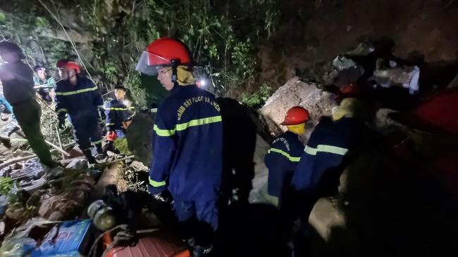 Vụ sập hang động tại Bắc Kạn: Đưa thi thể nạn nhân mắc kẹt trong hang ra ngoài - Ảnh 1.