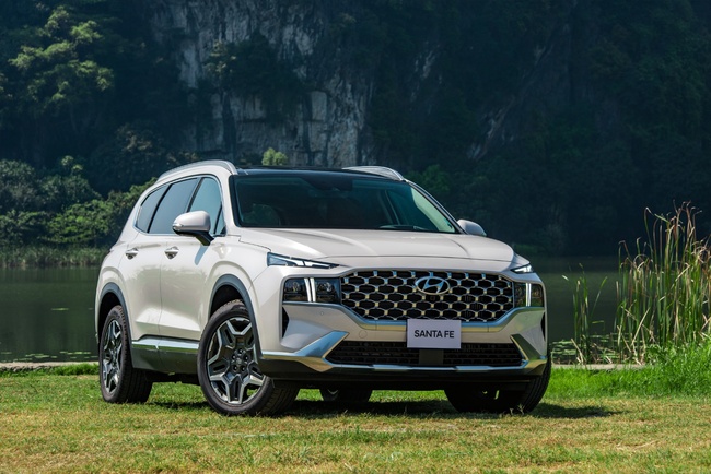 Huyndai Santafe: SUV 7 chỗ đáng mua nhất hiện nay - Ảnh 1.