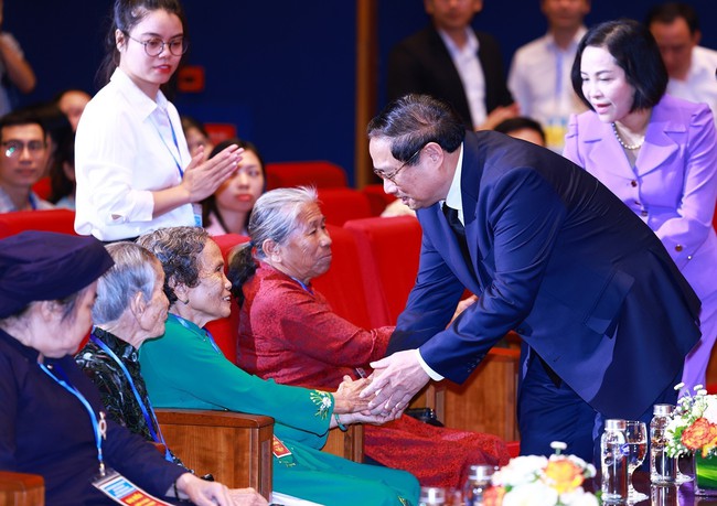 Thủ tướng Phạm Minh Chính: Hãy xứng đáng với những người đã hy sinh vì Tổ quốc, vì Nhân dân - Ảnh 4.