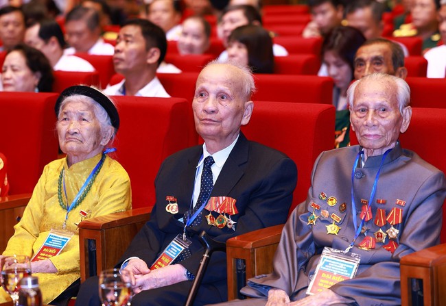 Thủ tướng Phạm Minh Chính: Hãy xứng đáng với những người đã hy sinh vì Tổ quốc, vì Nhân dân - Ảnh 5.