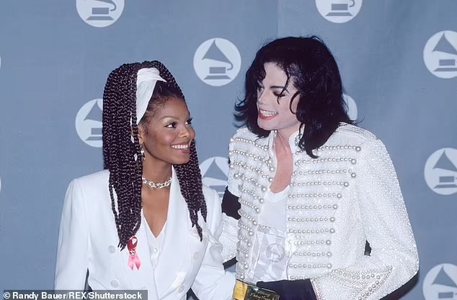 15 years after the King of Pop passed away, Janet Jackson is still moved every night when she hears her brother sing - Photo 4.