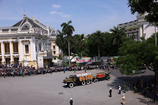 Lễ Quốc tang Tổng Bí thư Nguyễn Phú Trọng: Người dân cả nước thương tiếc nhà lãnh đạo tài năng, đức độ - Ảnh 1.