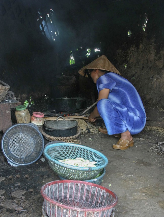 Cuộc sống sau ống kính: Nhà tranh vách đất - Ảnh 3.