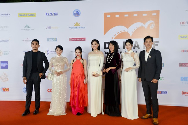 Khai mạc LHP châu Á Đà Nẵng: NSND Đặng Nhật Minh nhận giải Thành tựu điện ảnh - Ảnh 3.