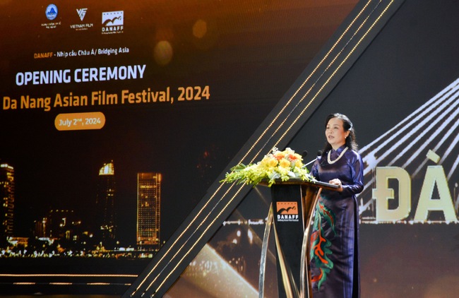 Khai mạc LHP châu Á Đà Nẵng: NSND Đặng Nhật Minh nhận giải Thành tựu điện ảnh - Ảnh 4.