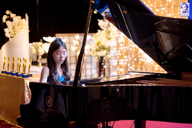 Phát hiện nhiều tài năng trẻ, vượt trội tại cuộc thi Piano Quốc tế Mendelssohn châu Á Thái Bình Dương - Ảnh 8.