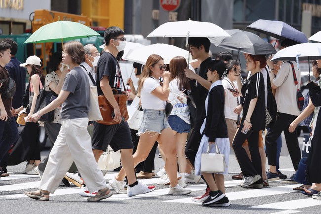 Thời tiết &quot;cực nóng&quot; tại Nhật Bản, ít nhất 6 người tử vong - Ảnh 1.