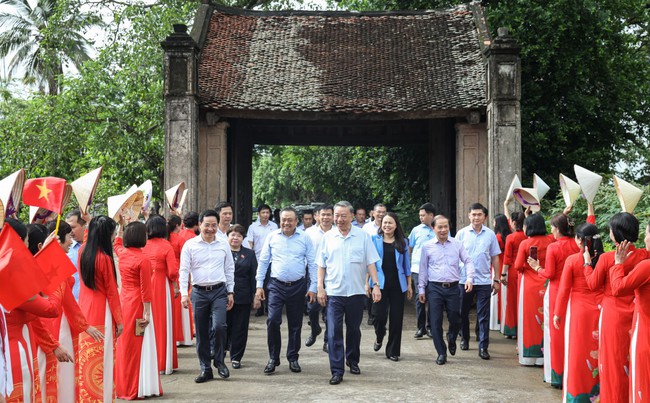 Kỷ niệm 100 năm thành lập Thị xã Sơn Tây (1924 - 2024): Xúc động, tự hào mảnh đất quê hương - Ảnh 7.