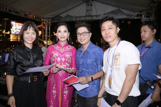 Diva Mỹ Linh, Anh Thơ… cùng dàn sao làm nên thành công chương trình &quot;Thành phố Bắc Ninh - Khát vọng tỏa sáng&quot; - Ảnh 3.