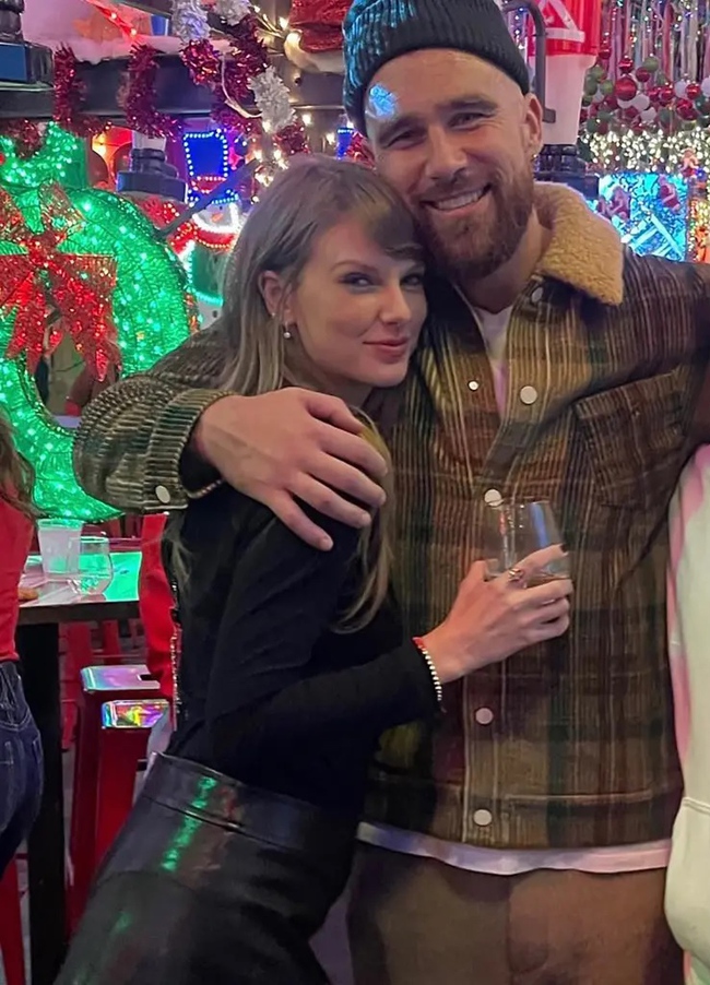 Travis Kelce sẽ không cầu hôn Taylor Swift nếu không có &quot;thỏa thuận tiền hôn nhân chặt chẽ&quot; - Ảnh 5.