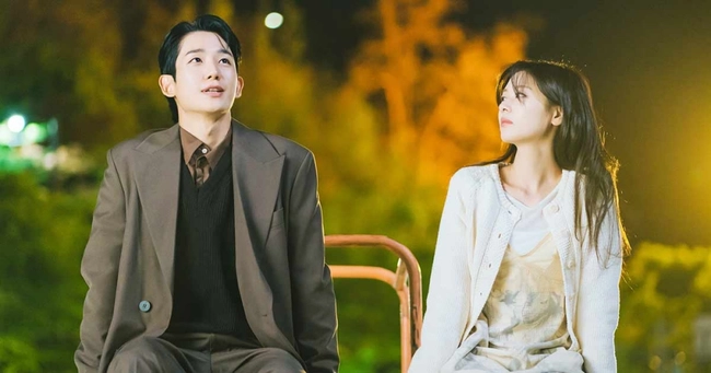 Jung Hae In trở lại với phim Hàn mới 'Love Next Door' - Ảnh 4.