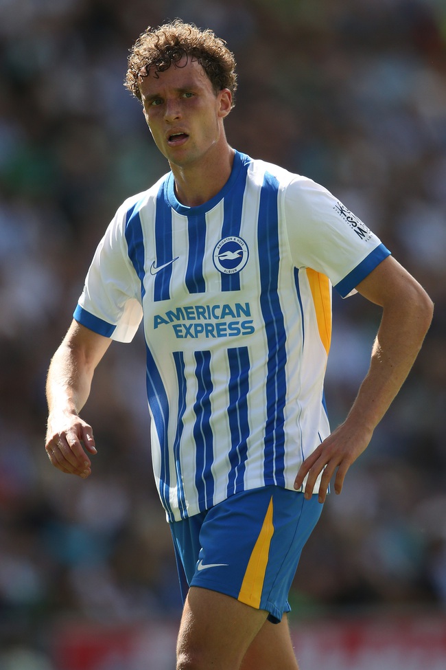 mats-wieffer-brighton-hove-albion-924303792-17240388203471657446230.jpg