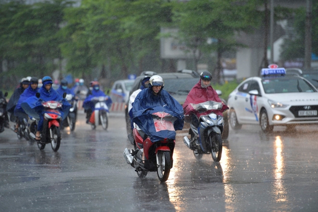 Thời tiết ngày 20/8: Bắc Bộ mưa lớn, có nơi trên 200 mm - Ảnh 1.