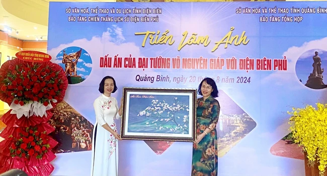 Triển lãm ảnh “Dấu ấn của Đại tướng Võ Nguyên Giáp với Điện Biên Phủ” - Ảnh 3.