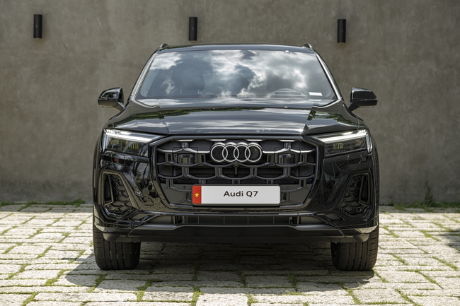 Bộ đôi SUV Audi Q7 & Q8 phiên bản mới vừa về tới Việt Nam - Ảnh 1.